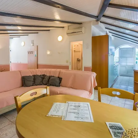 Apartman Visnja *
